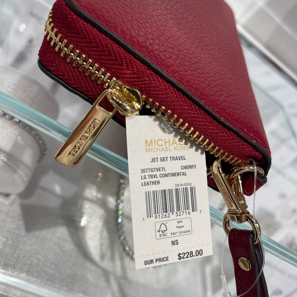 MICHAEL KORS Jet Set Travel Lg Continental Wristlet Phone Holder Wallet 
Cherry - Picture 16 of 16